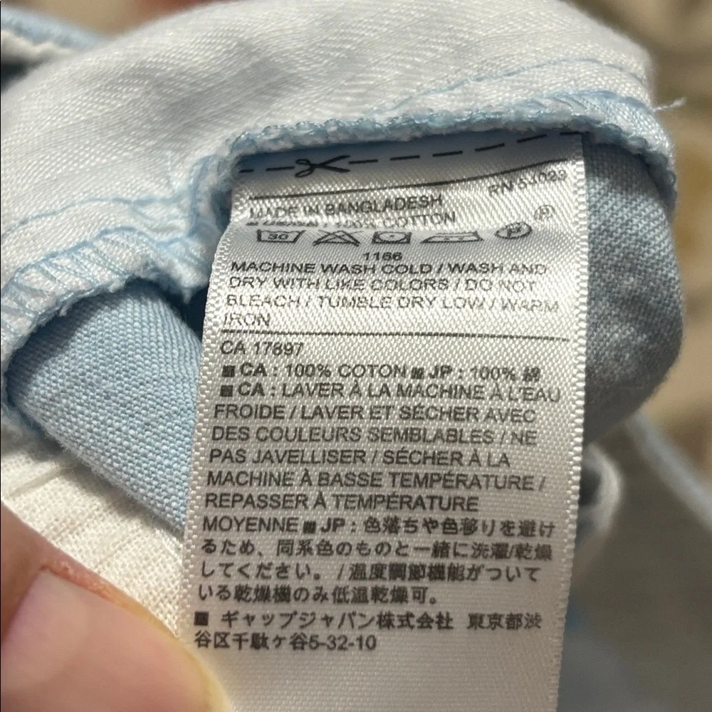 Banana Republic Men’s light Blue Shorts, small